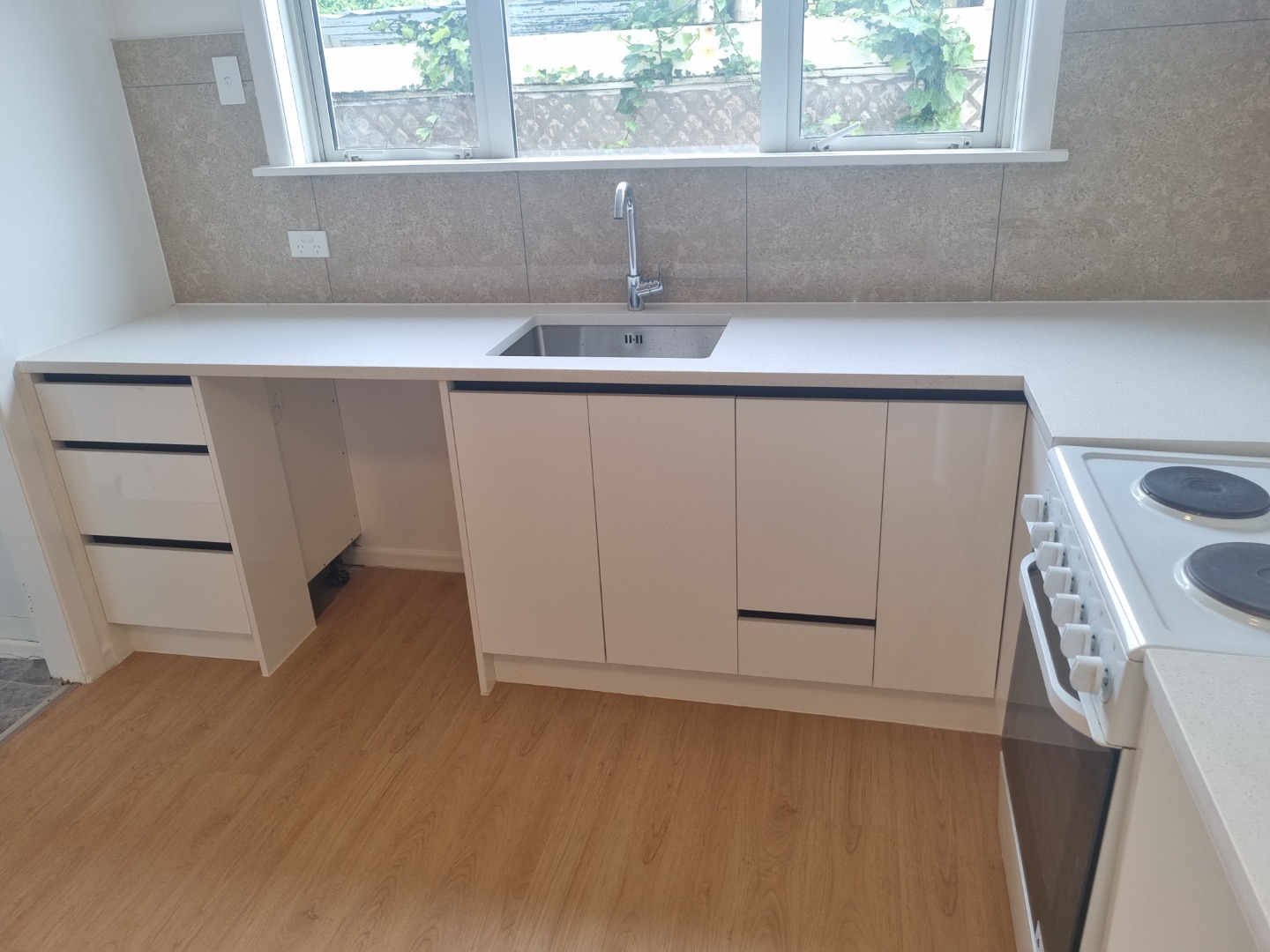 2 LARGE bdrms - Water Included photo