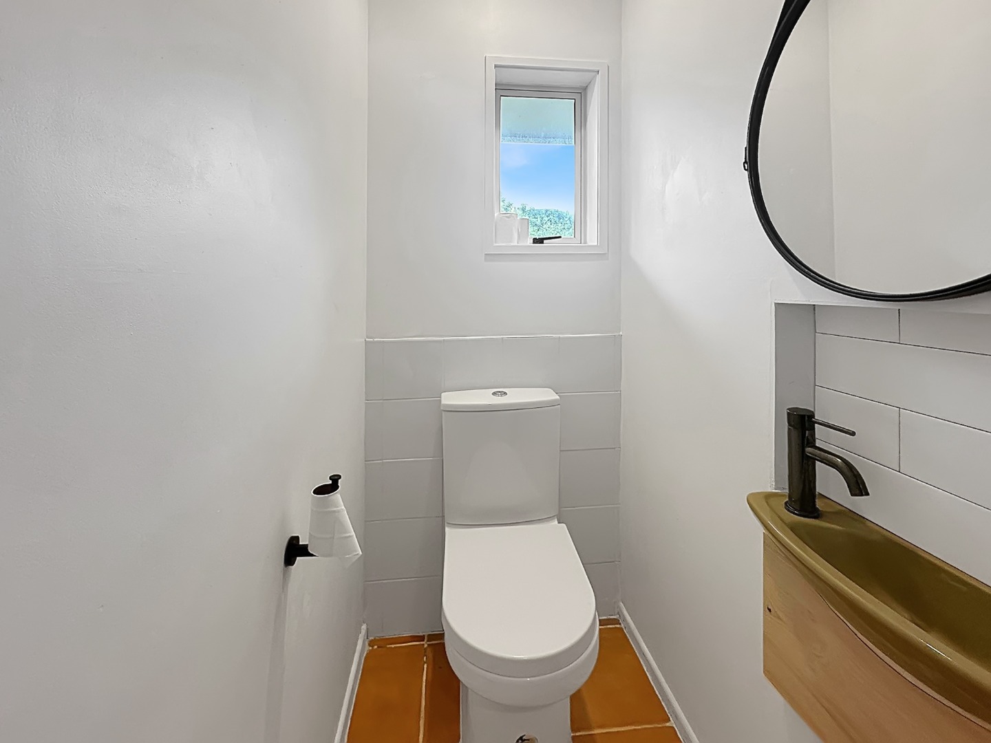 Spacious 5-Bedroom House in Glendowie with Access to Good School Zone photo