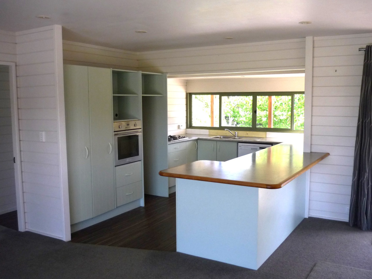 RURAL LIFESTYLE- URBAN FRINGE, FOUR BEDROOMS + ROOM FOR GRANNY! photo