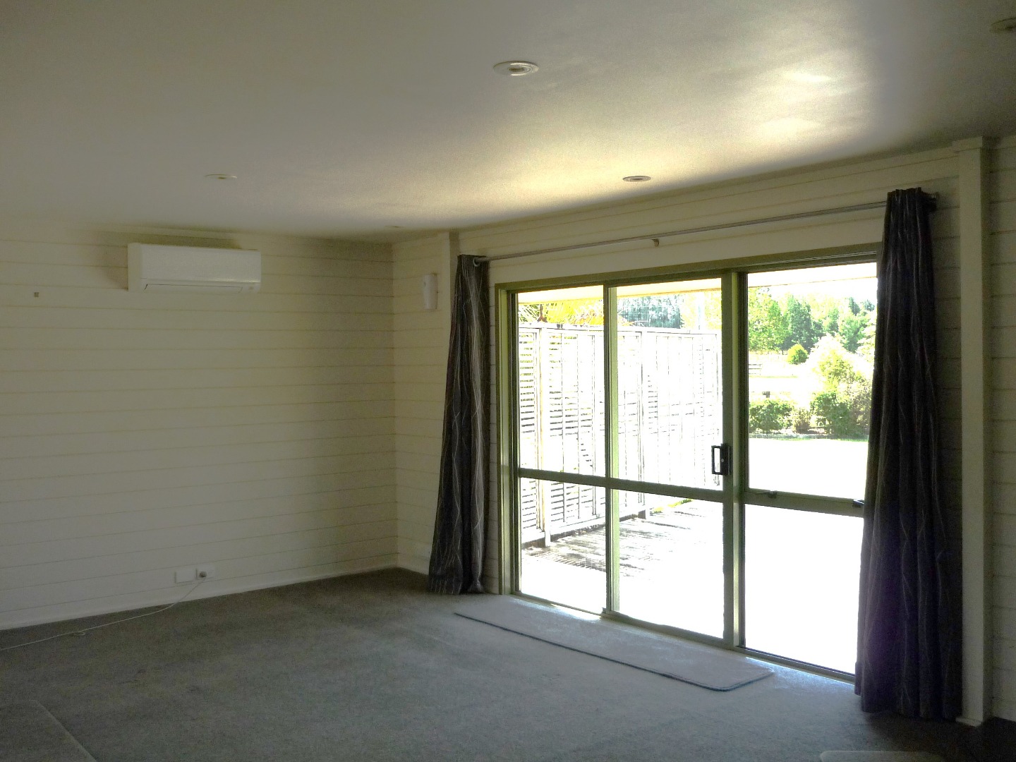 RURAL LIFESTYLE- URBAN FRINGE, FOUR BEDROOMS + ROOM FOR GRANNY! photo