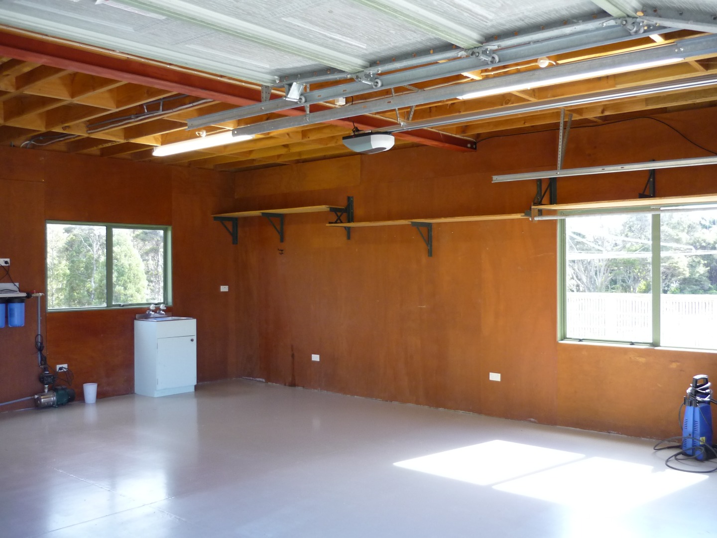 RURAL LIFESTYLE- URBAN FRINGE, FOUR BEDROOMS + ROOM FOR GRANNY! photo