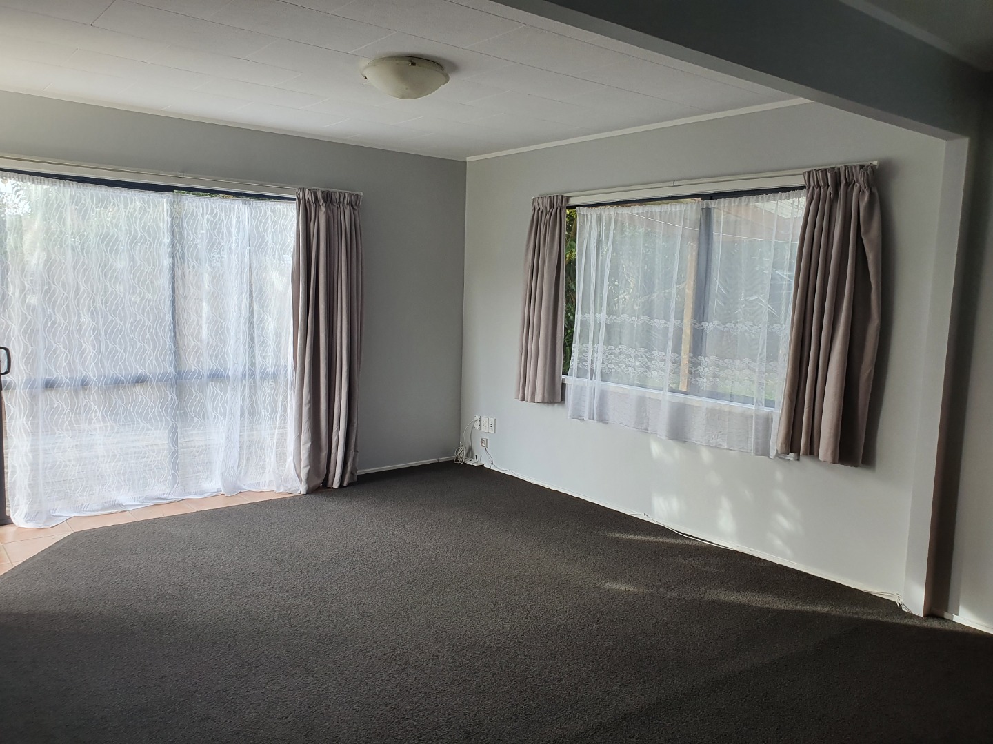 Manurewa - 3 Bedrooms with Fully Fenced Yard photo