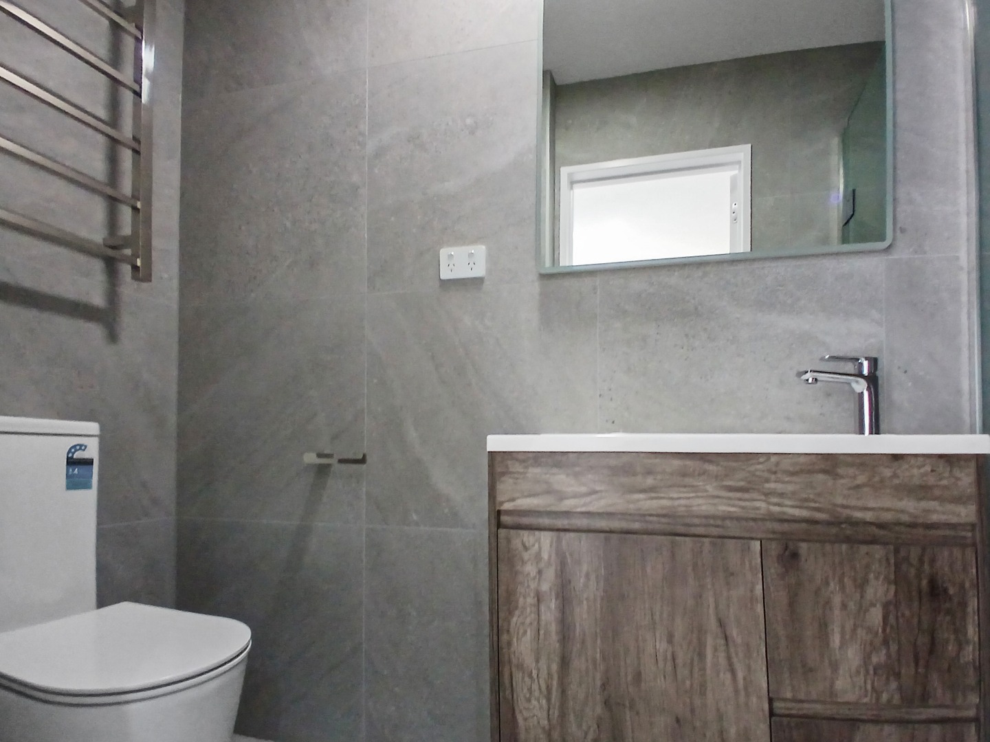  Brand new  stunning four bedroom home Massey! photo