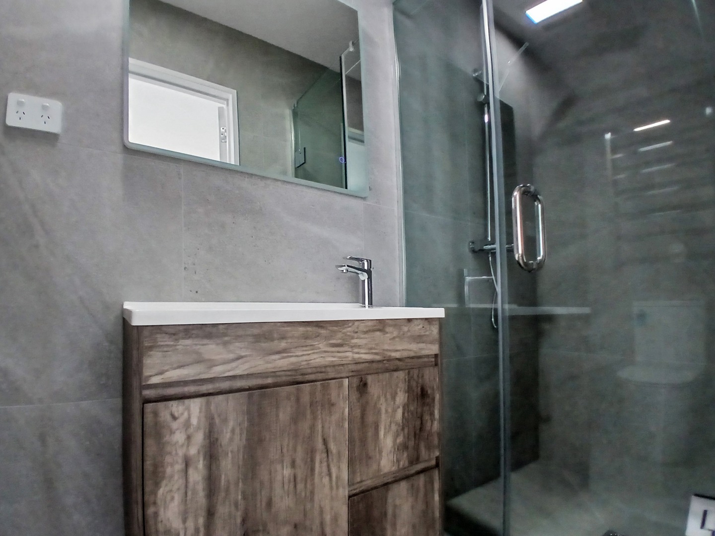  Brand new  stunning four bedroom home Massey! photo