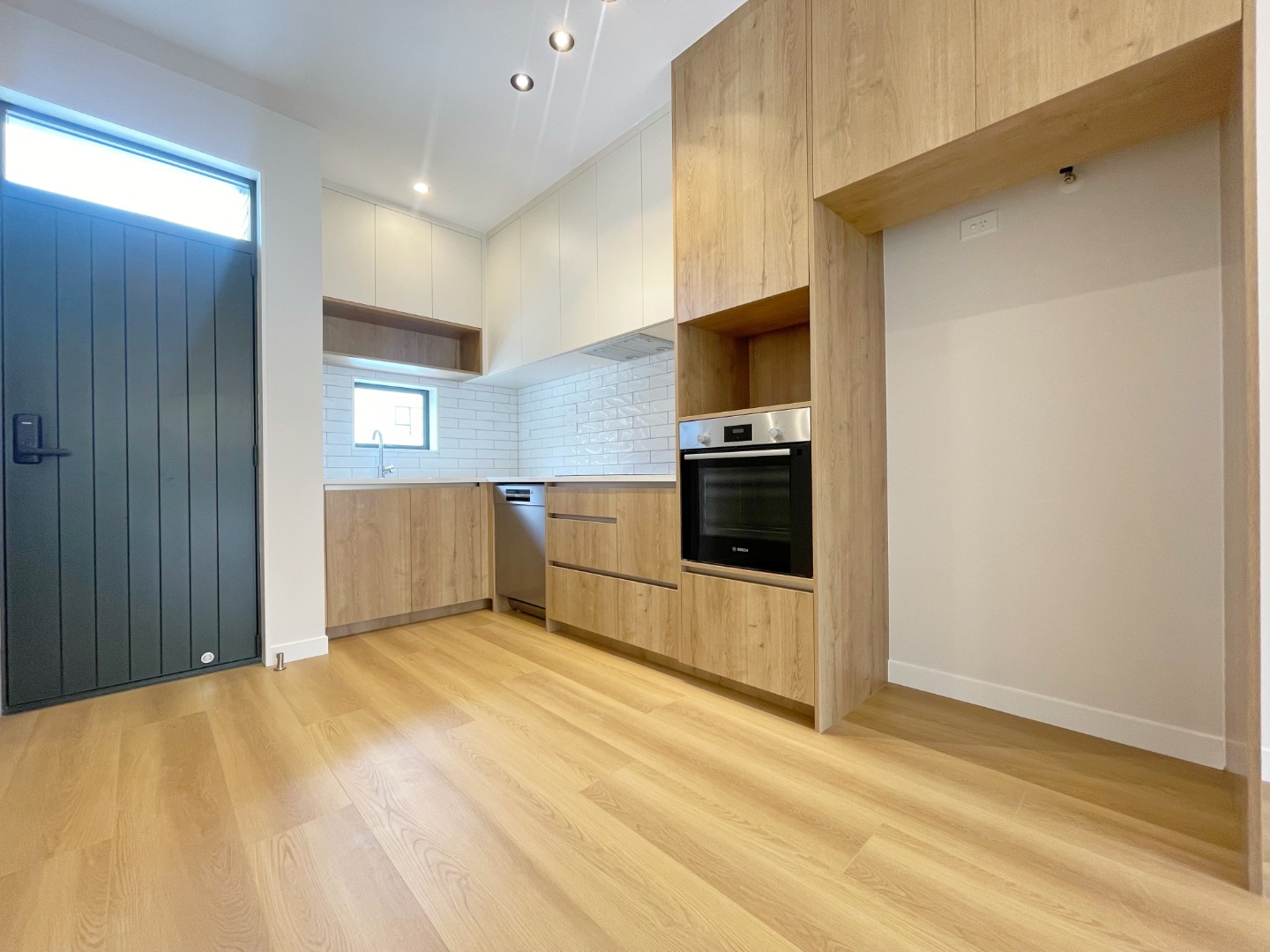 Sunny Two bedroom home in Westgate photo