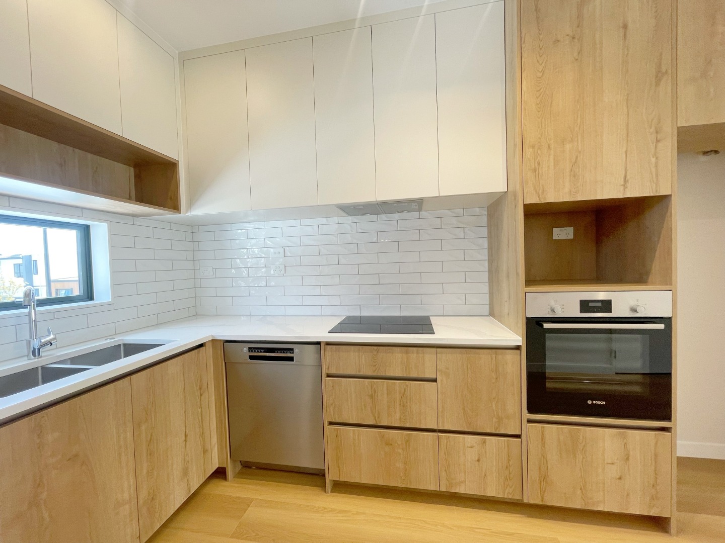 Sunny Two bedroom home in Westgate photo