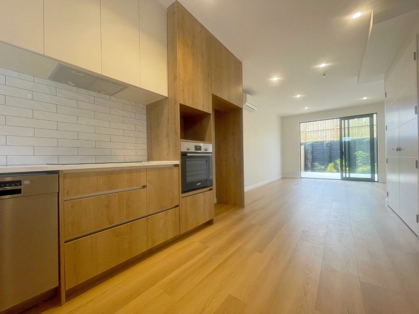 Sunny Two bedroom home in Westgate photo