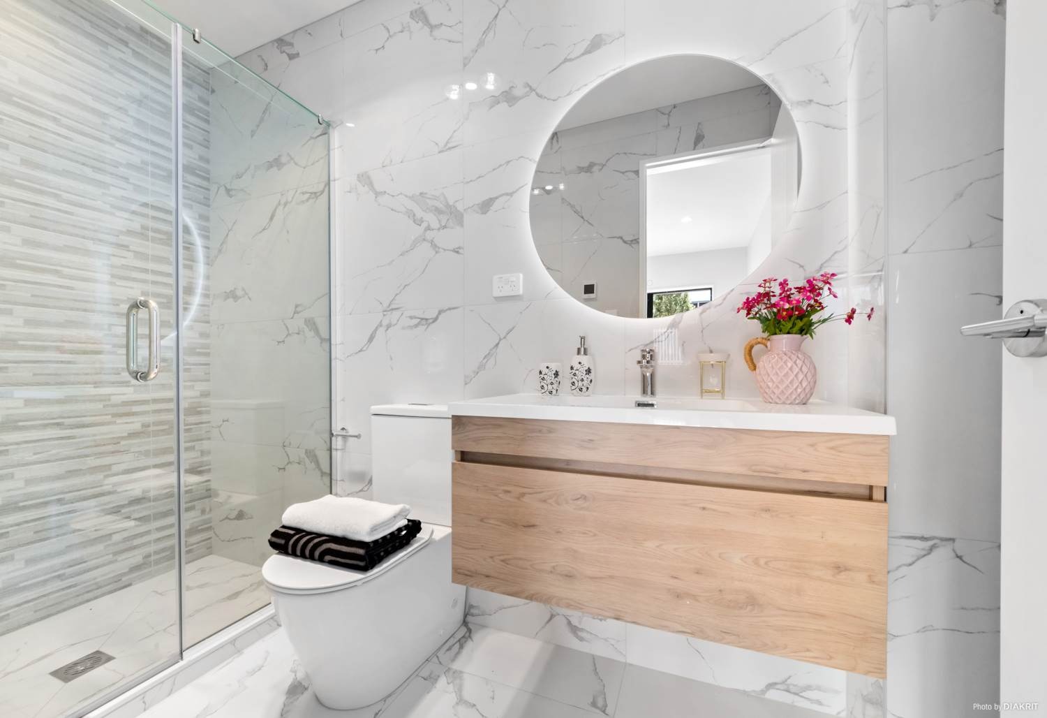 NEWLY built sunny FOUR bedroom townhouse in Hobsonville photo