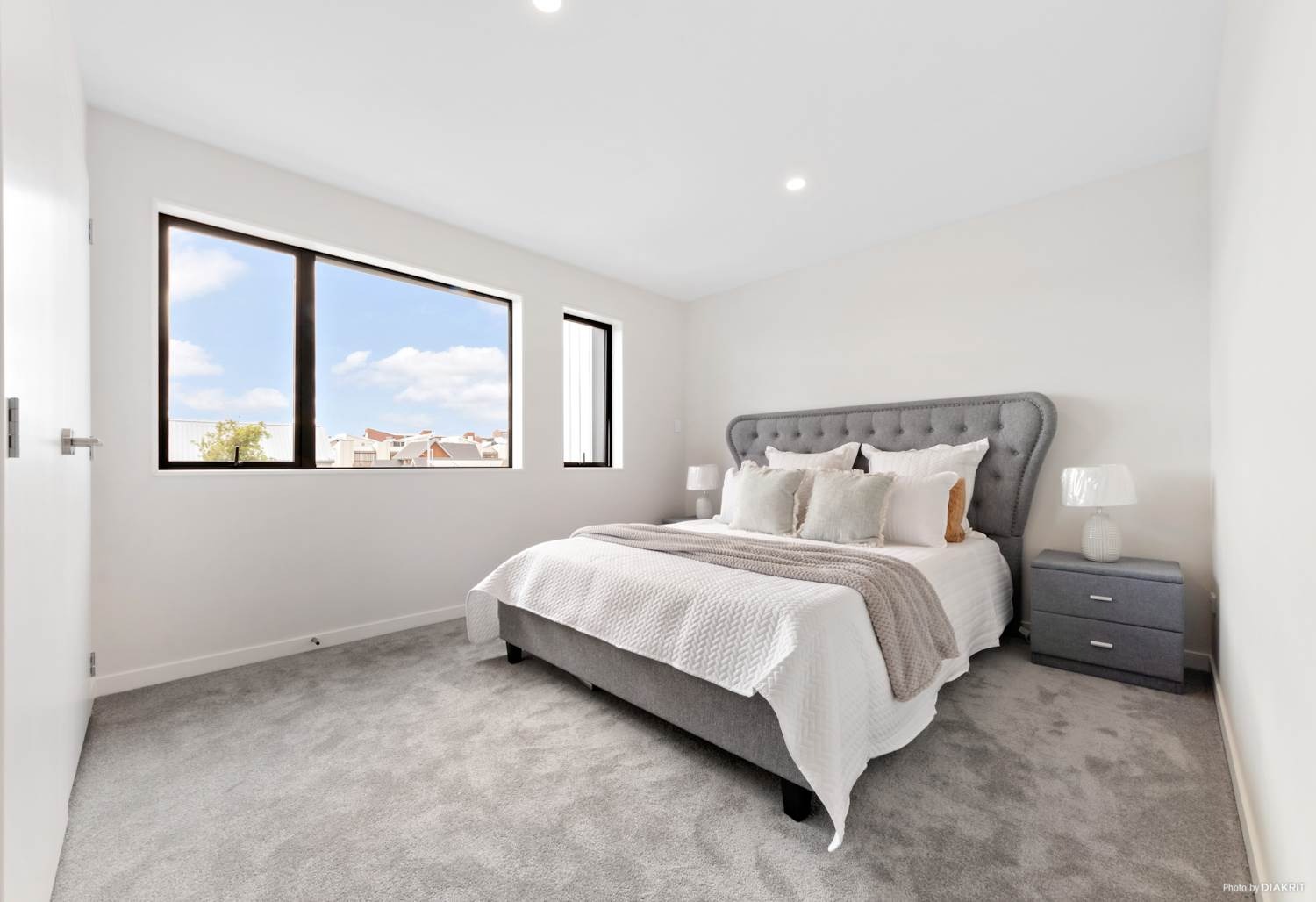 NEWLY built sunny FOUR bedroom townhouse in Hobsonville photo