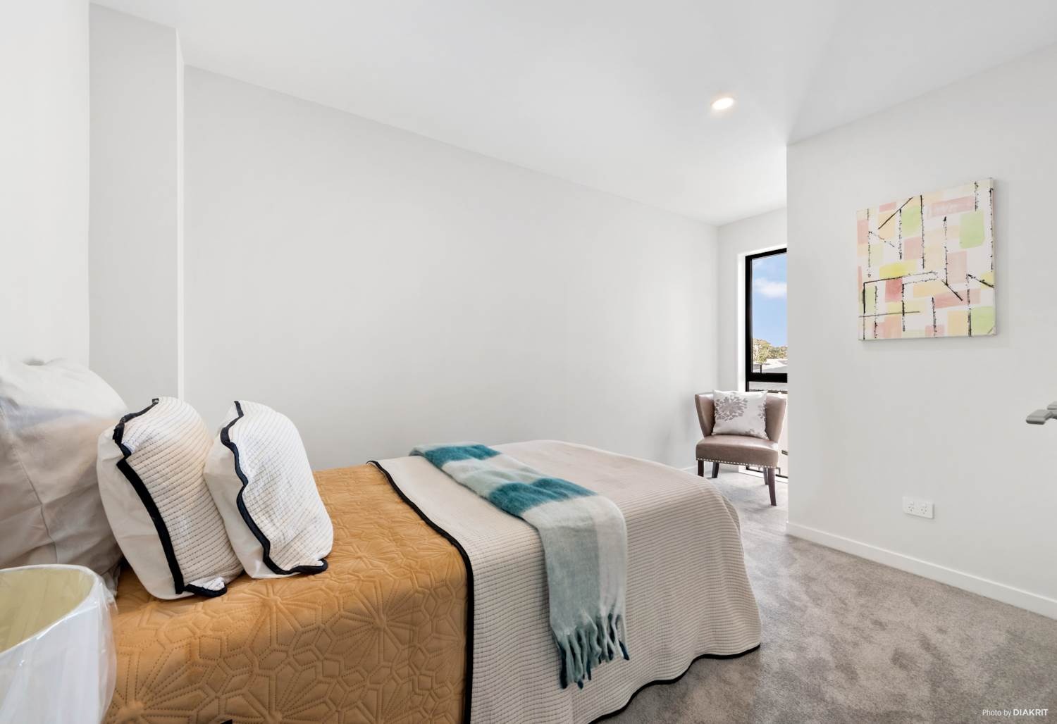 NEWLY built sunny FOUR bedroom townhouse in Hobsonville photo
