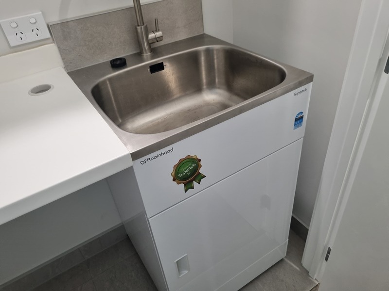 3 Bdrms/ 2 FULL bthms with GARAGE in Mangere Bridge! photo