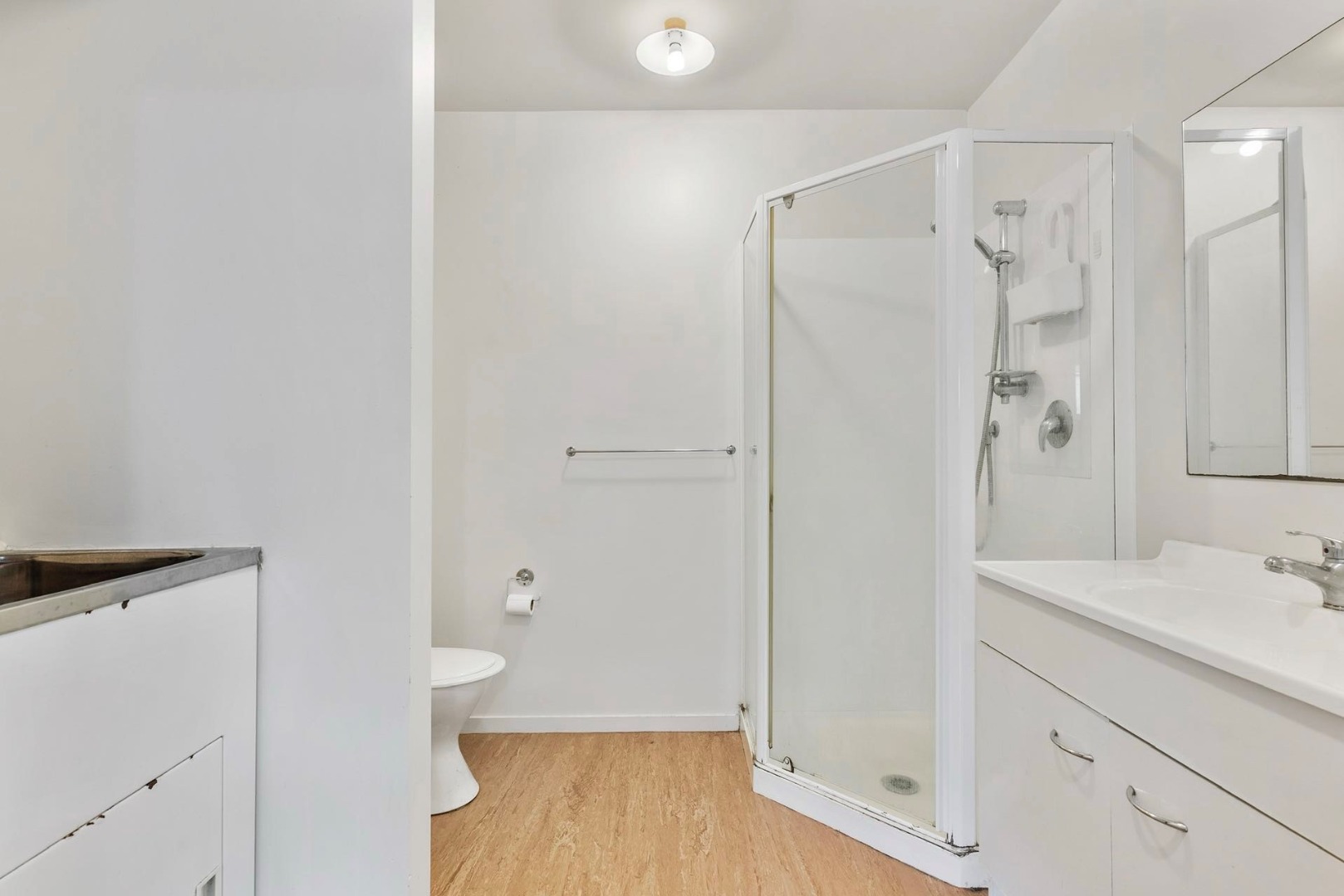 2 bedroom downstairs apartment photo