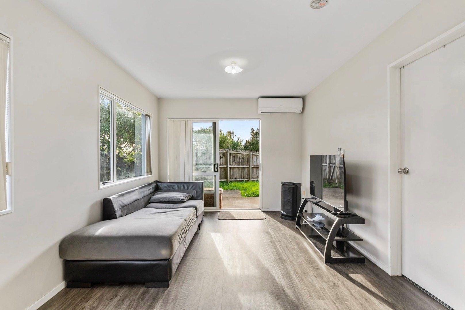 2 bedroom downstairs apartment photo