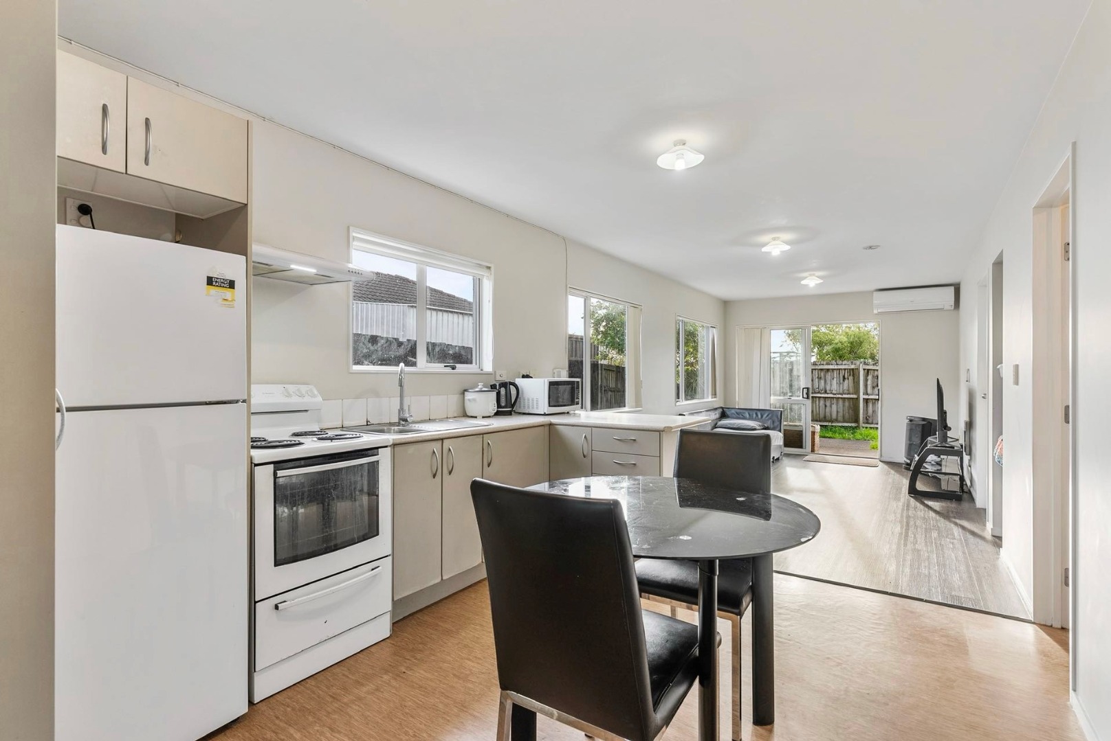 2 bedroom downstairs apartment photo