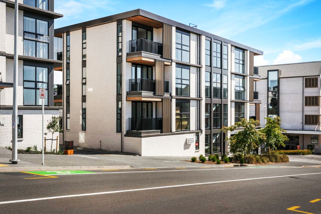 Stylish two- bedroom Long Bay Apartment ! photo