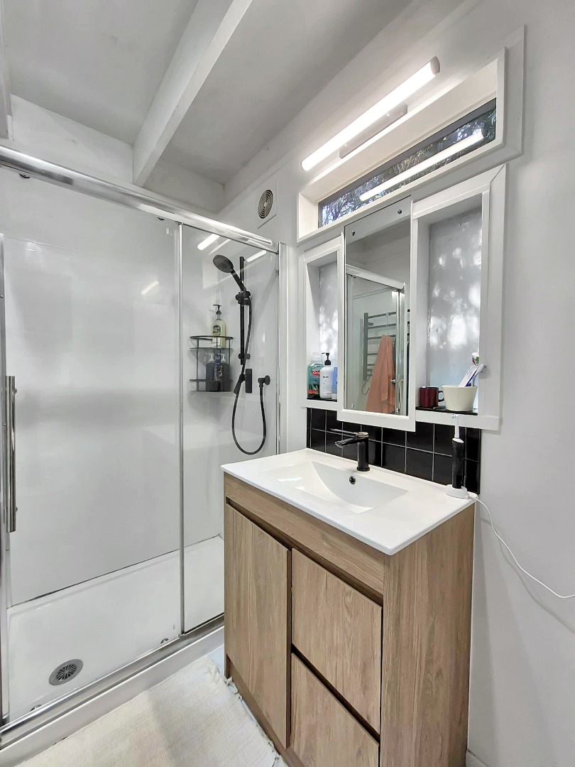 Valley views in Ostend - Two Bedroom $650 per week  photo
