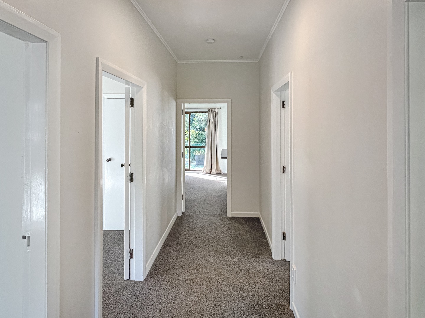 Standalone family home in Sandringham photo