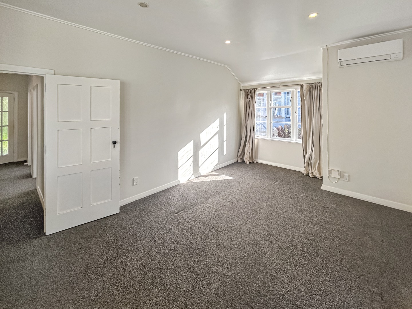 Standalone family home in Sandringham photo