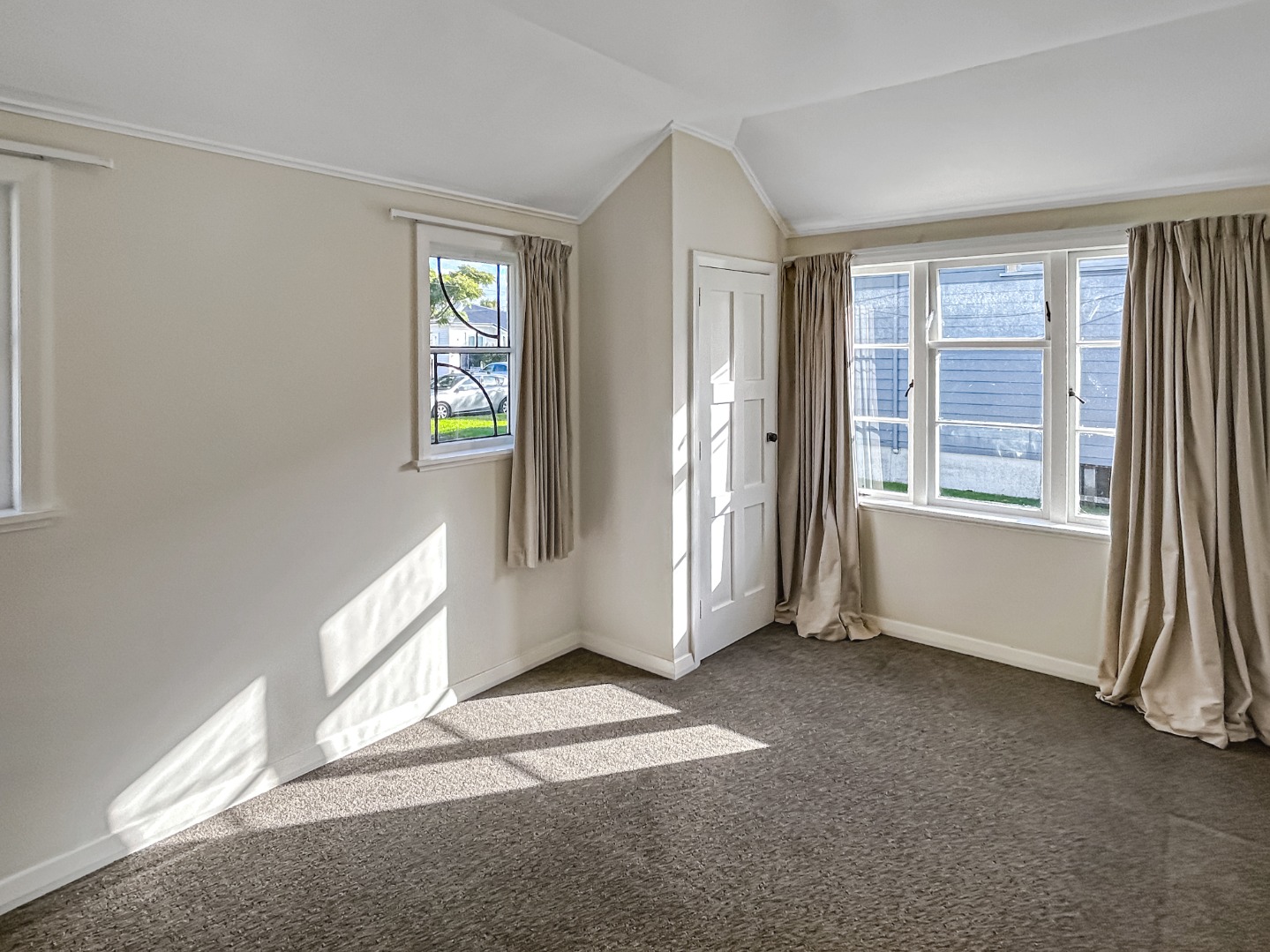 Standalone family home in Sandringham photo