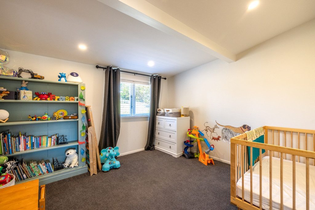 Three Bed Two Bath with a Sunny Disposition $820 p/w   photo