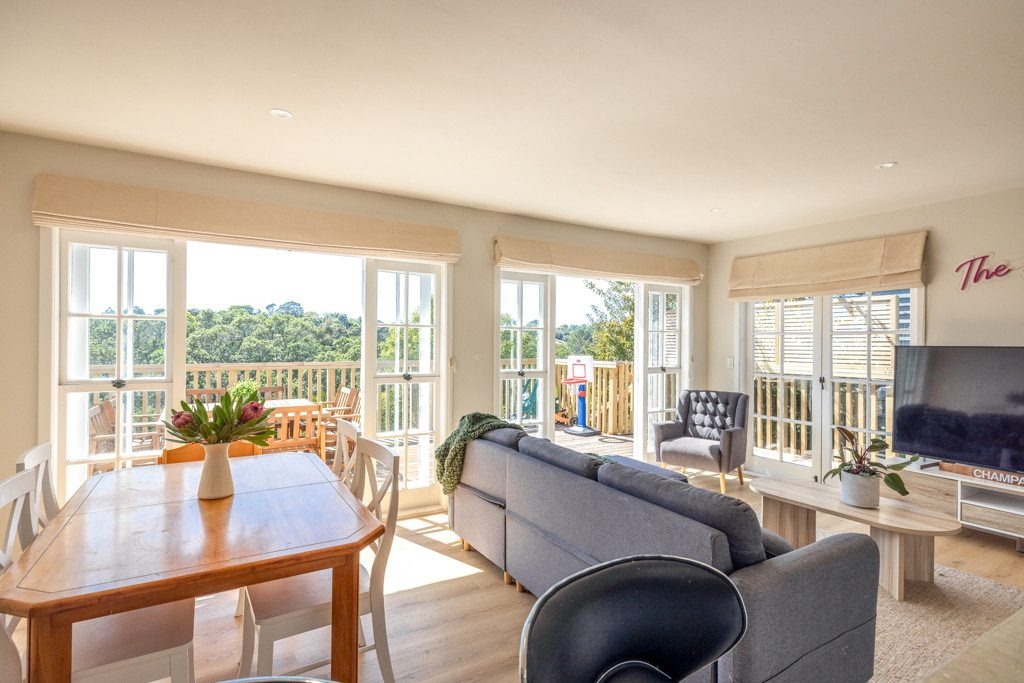 Three Bed Two Bath with a Sunny Disposition $820 p/w   photo