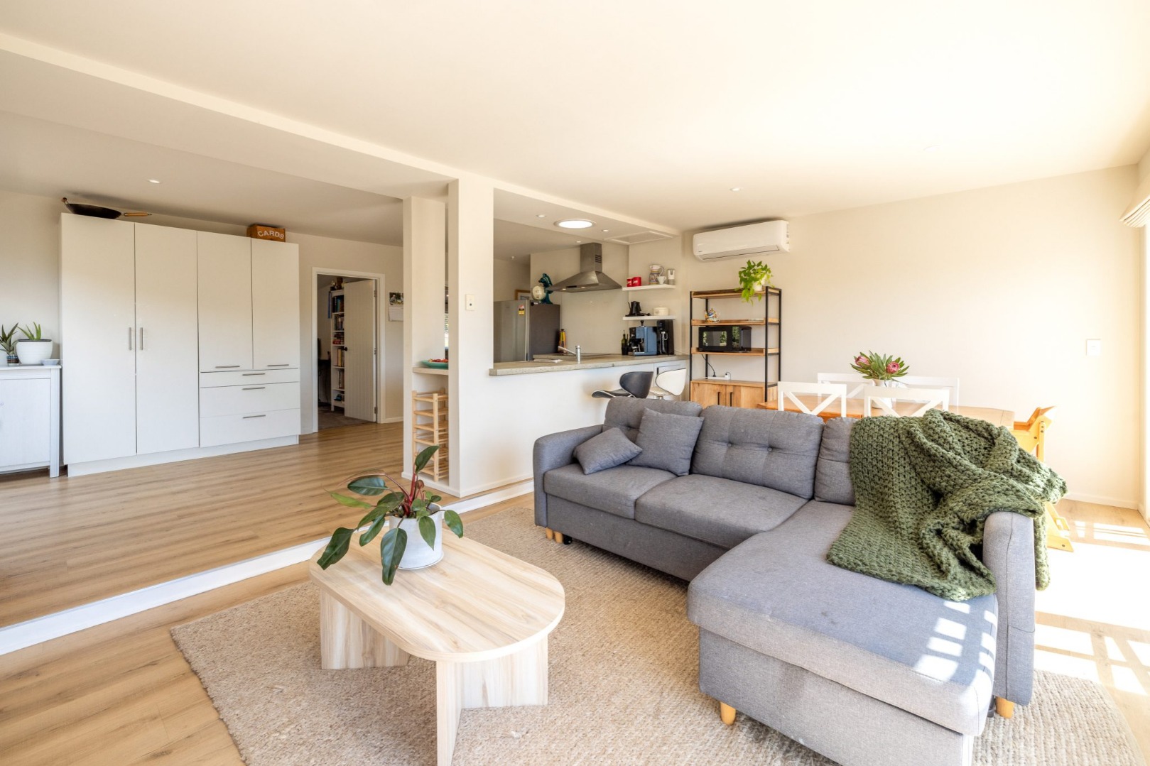 Three Bed Two Bath with a Sunny Disposition $820 p/w   photo