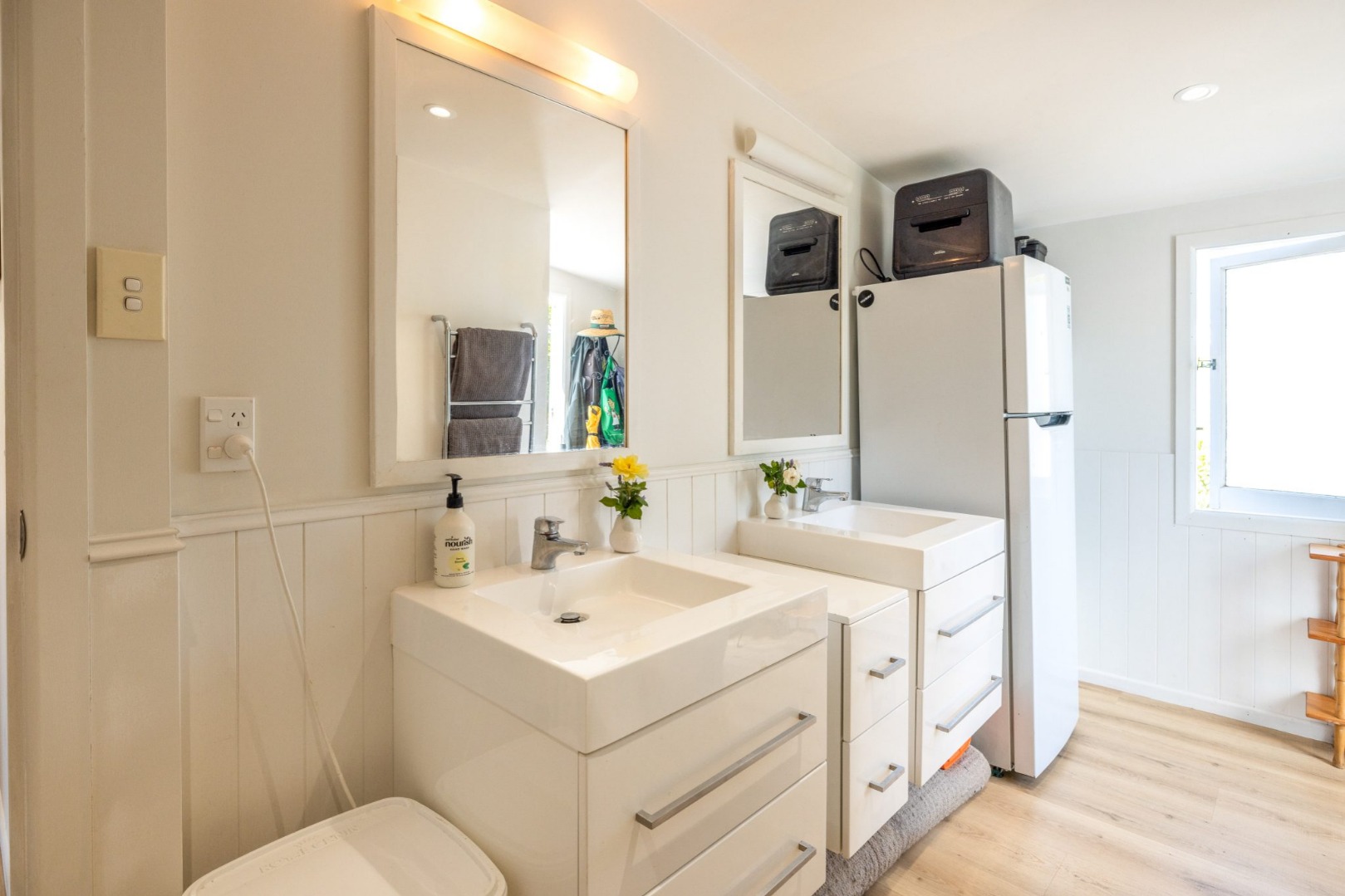 Three Bed Two Bath with a Sunny Disposition $820 p/w   photo