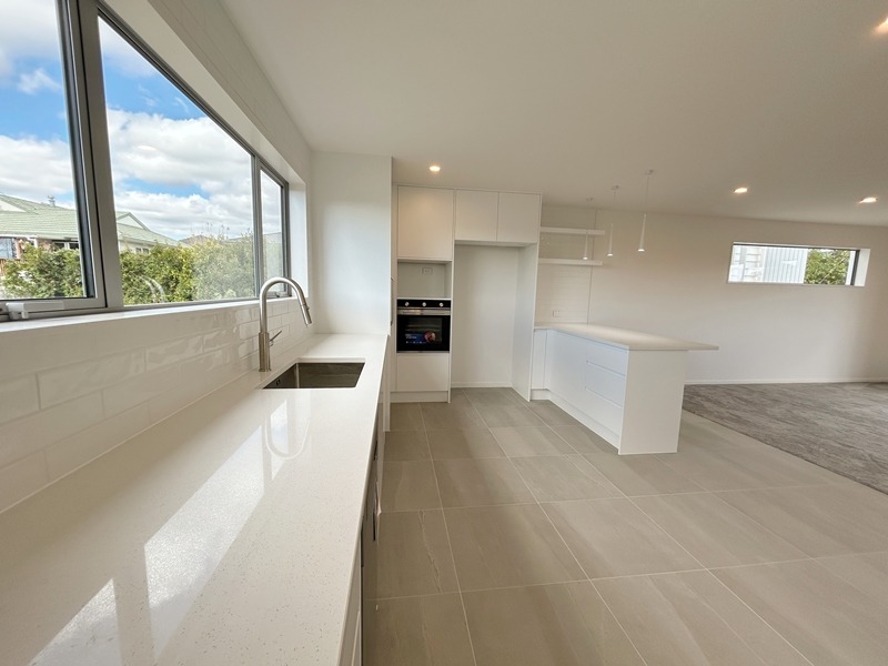 Mount Wellington - 4 Bedrooms and 3 Bathrooms photo