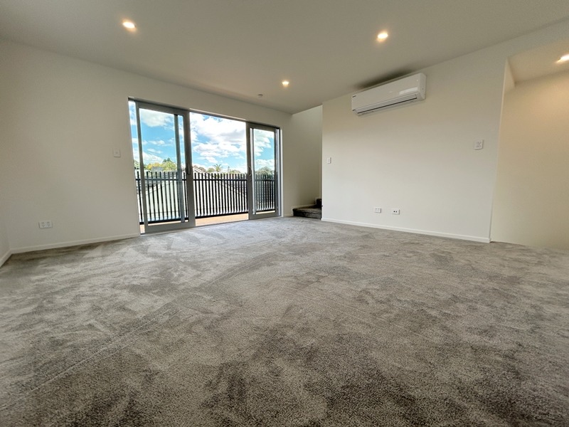 Mount Wellington - 4 Bedrooms and 3 Bathrooms photo