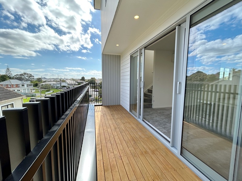 Mount Wellington - 4 Bedrooms and 3 Bathrooms photo