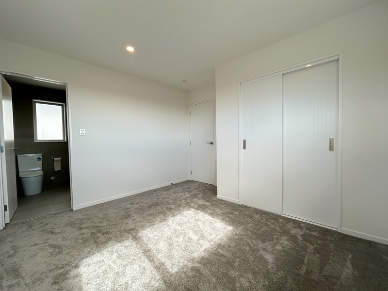 Mount Wellington - 4 Bedrooms and 3 Bathrooms photo