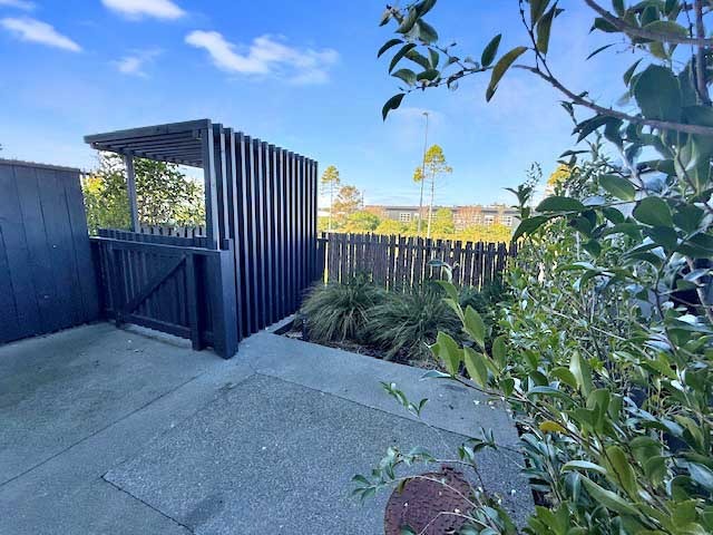 SHE'S MOD, SHE'S CHICK, SHE'S CENTRAL - 2 BEDS, 2 BATH - MILLWATER photo