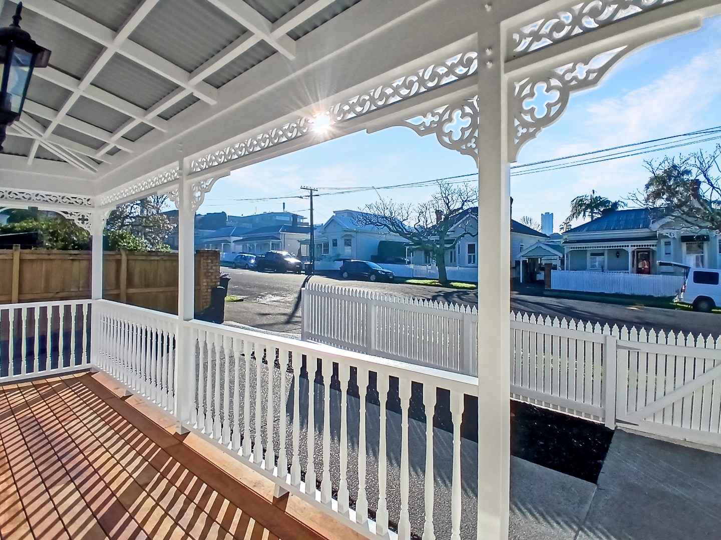 Stylish refurbished four bedroom Villa! photo