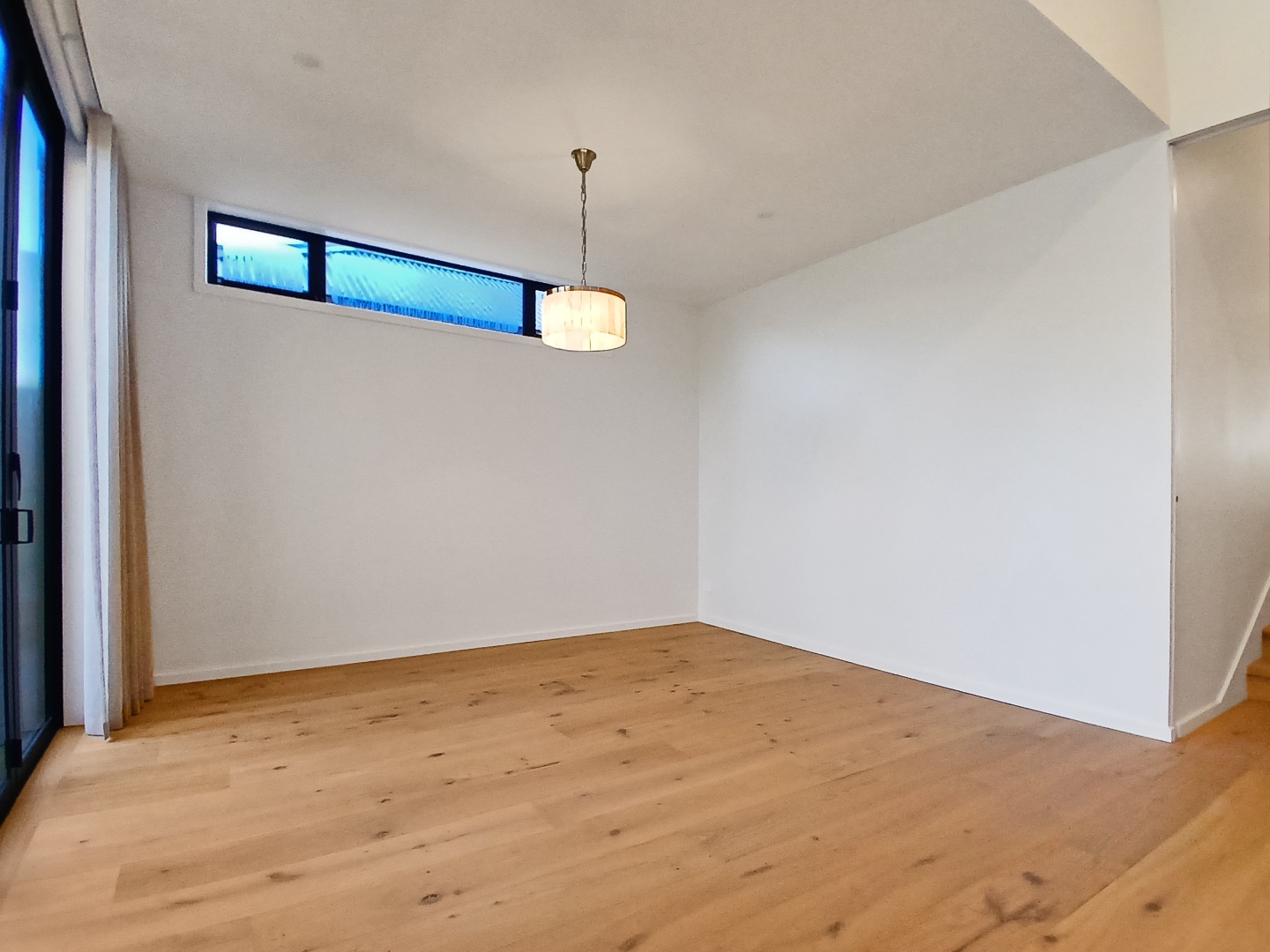 Stylish refurbished four bedroom Villa! photo