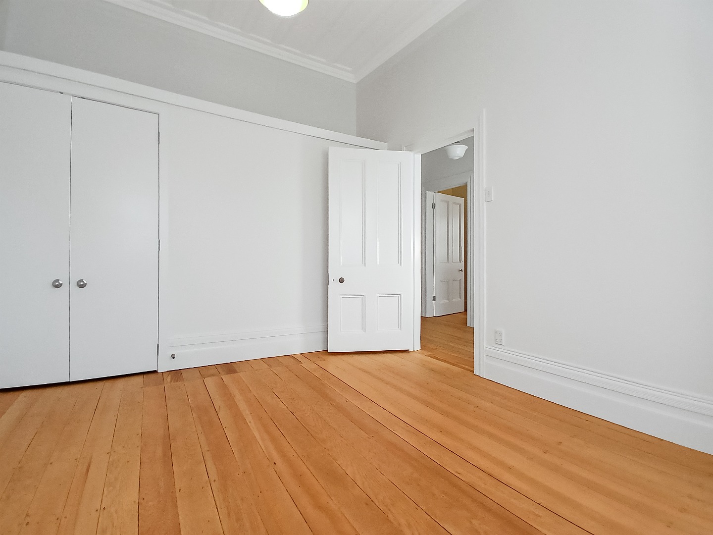 Stylish refurbished four bedroom Villa! photo