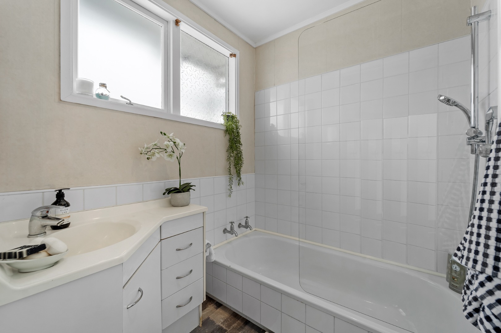Handy Location with sea views photo