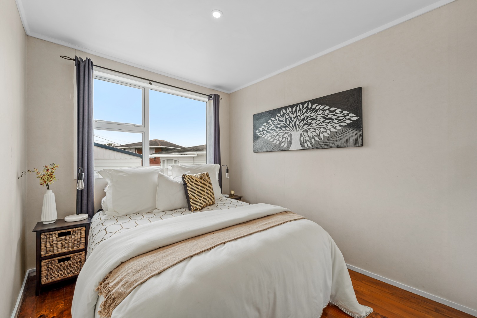 Handy Location with sea views photo