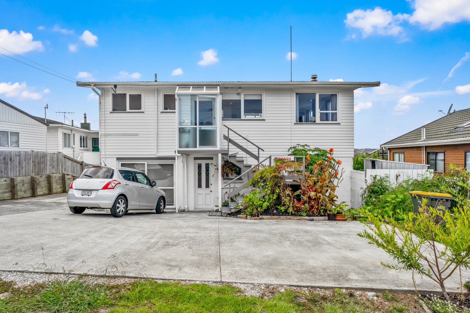 Handy Location with sea views photo