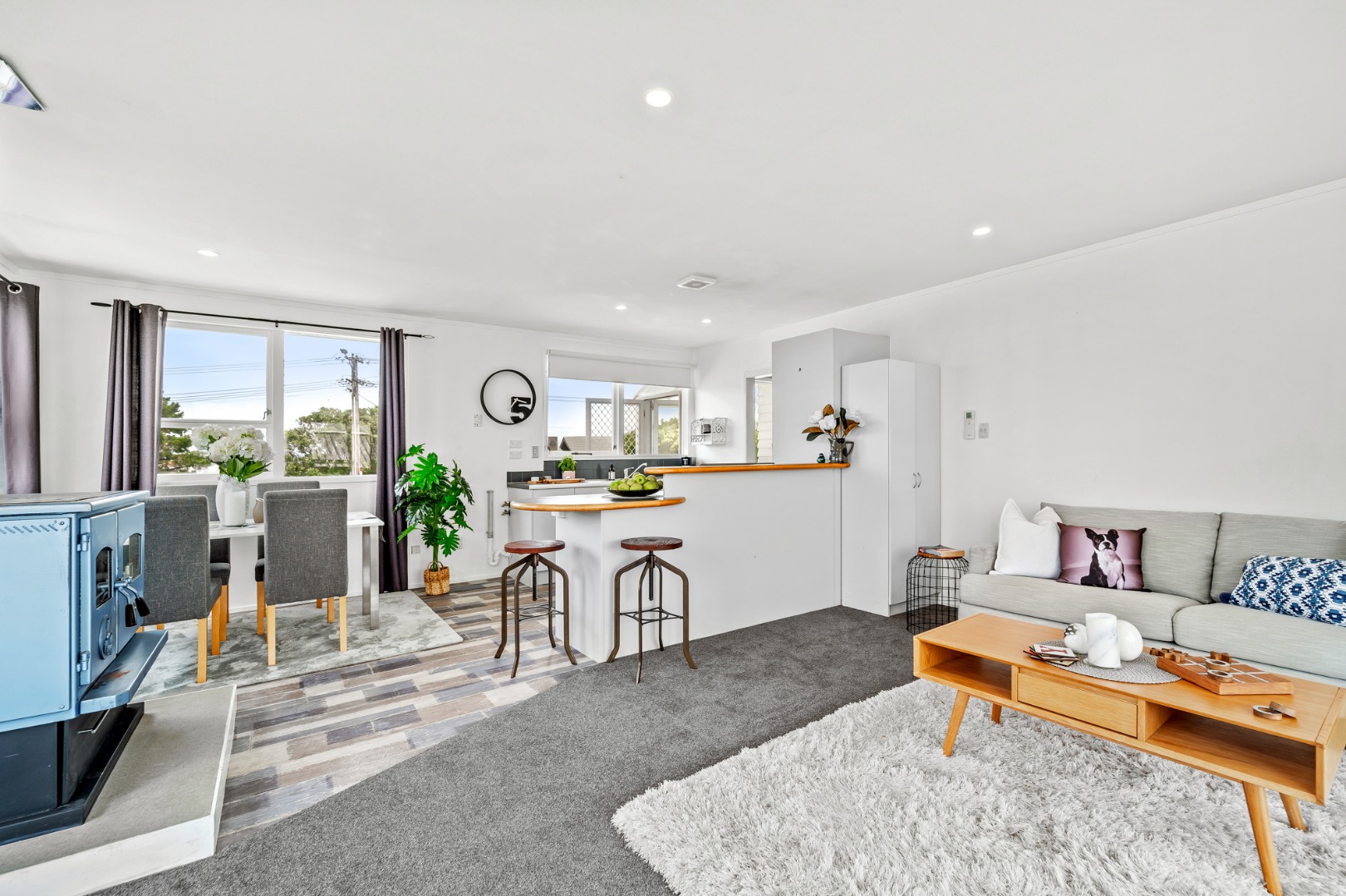 Handy Location with sea views photo
