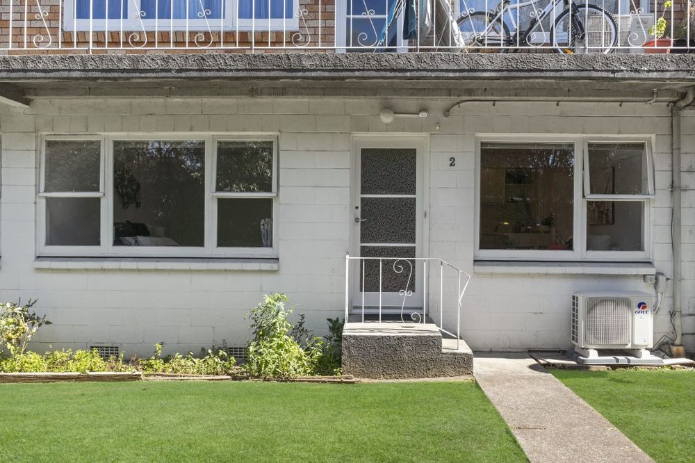 Stylish 2-Bedroom + Study Home in the Heart of Sandringham photo