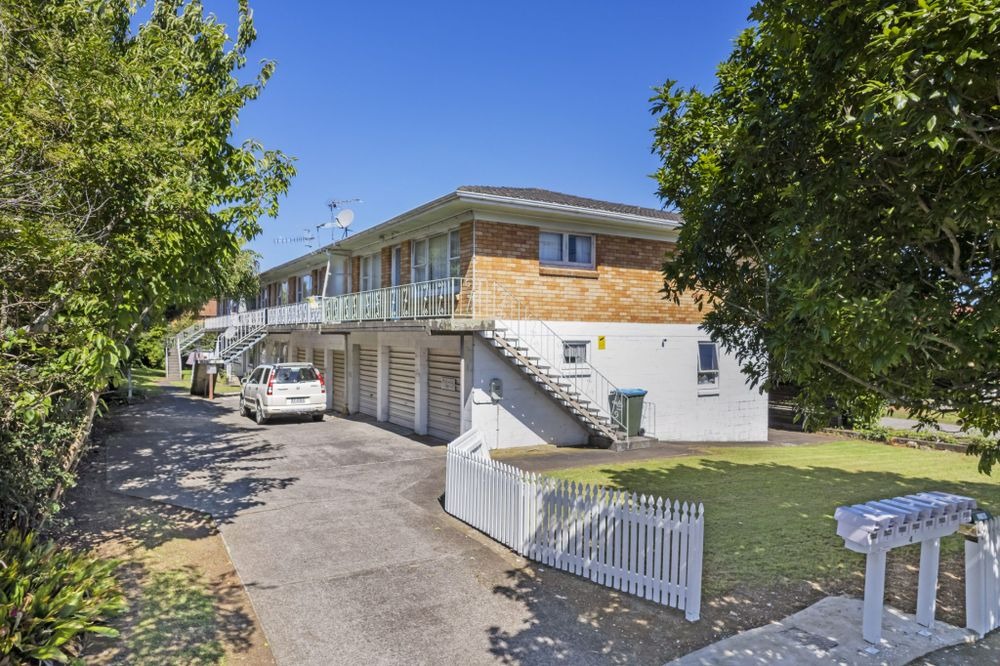 Stylish 2-Bedroom + Study Home in the Heart of Sandringham photo