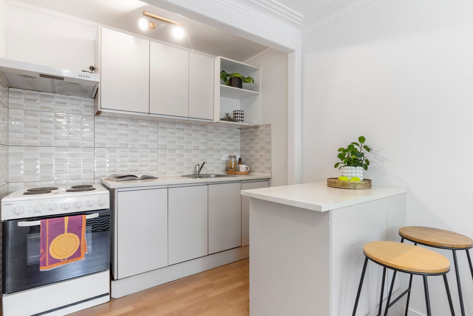 Stylish 2-Bedroom + Study Home in the Heart of Sandringham photo