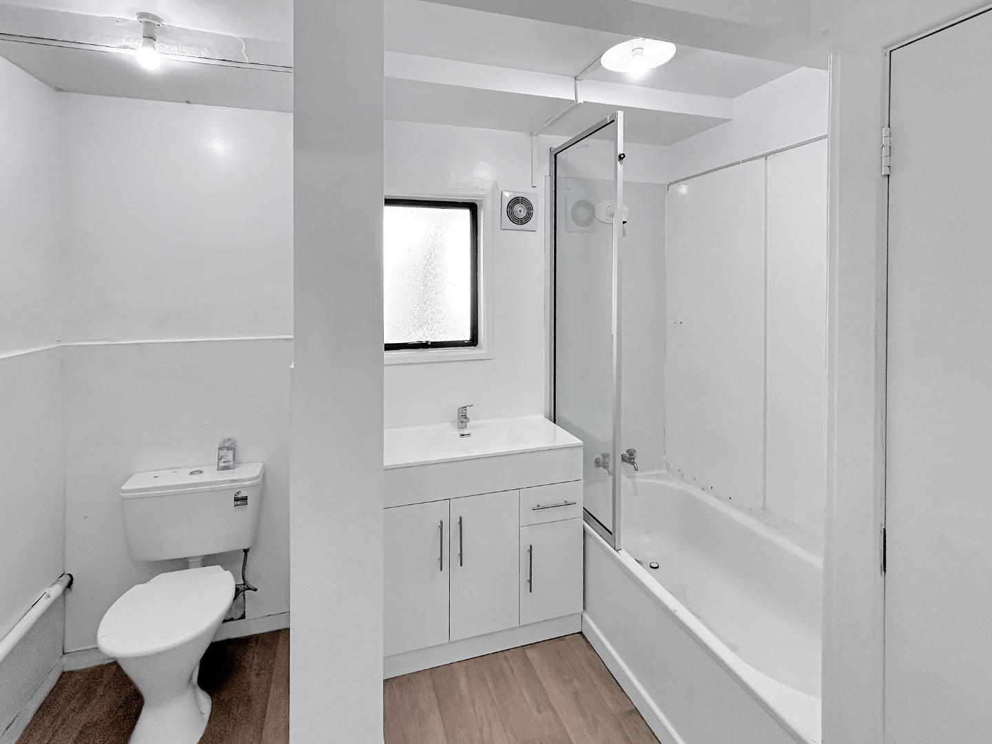 Two bedroom Glen Eden unit! photo