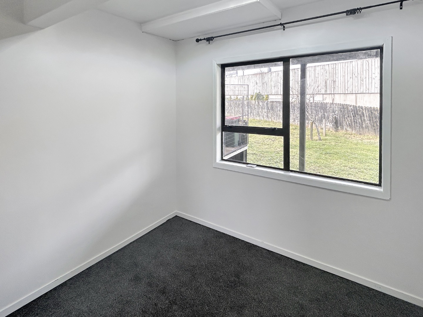 Two bedroom Glen Eden unit! photo