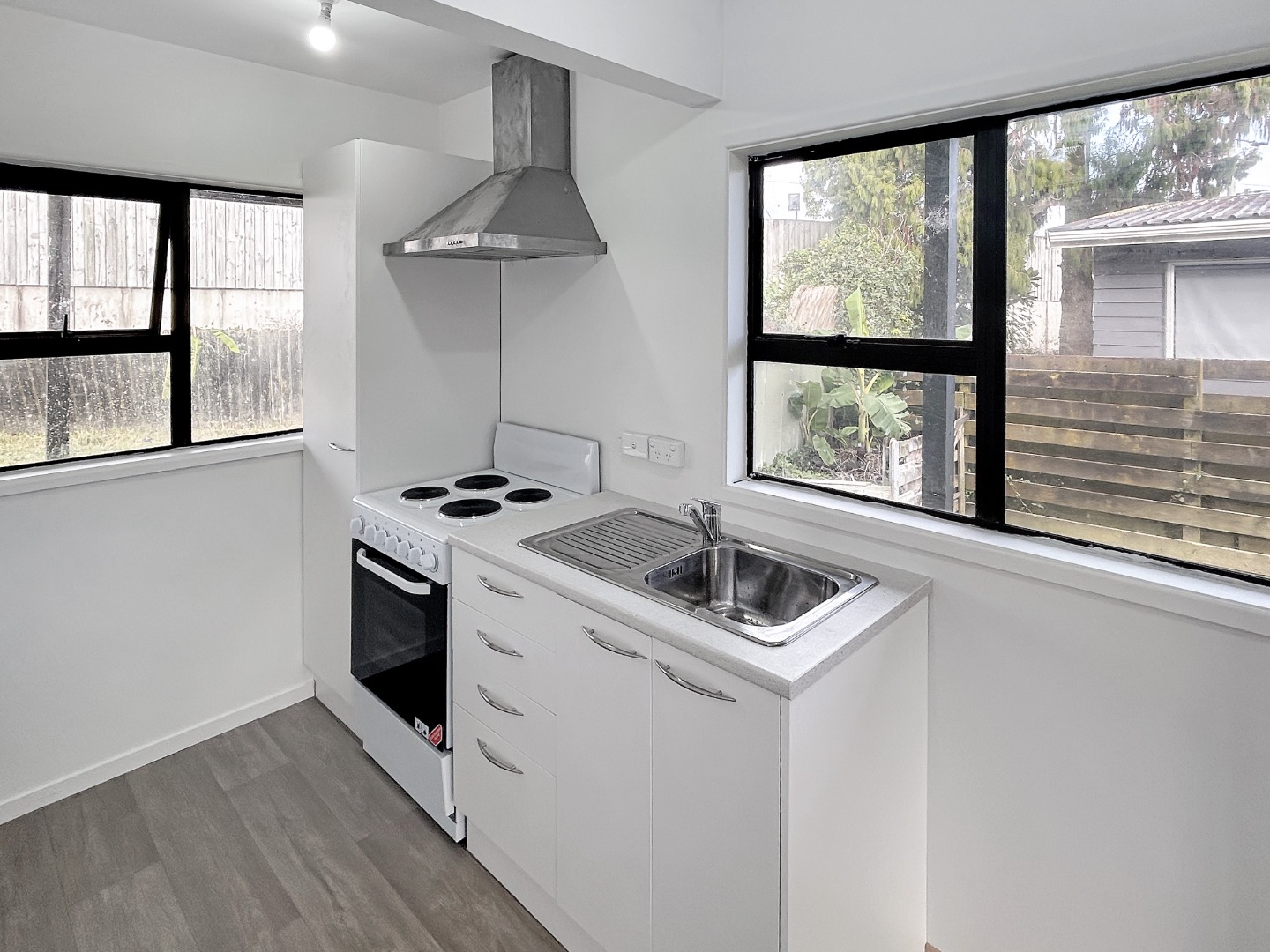 Two bedroom Glen Eden unit! photo