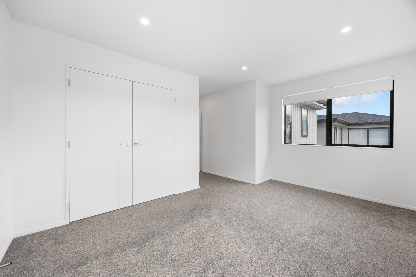 4 Bedroom 2.5 Bathroom NEWLY BUILT FAMILY HOME photo