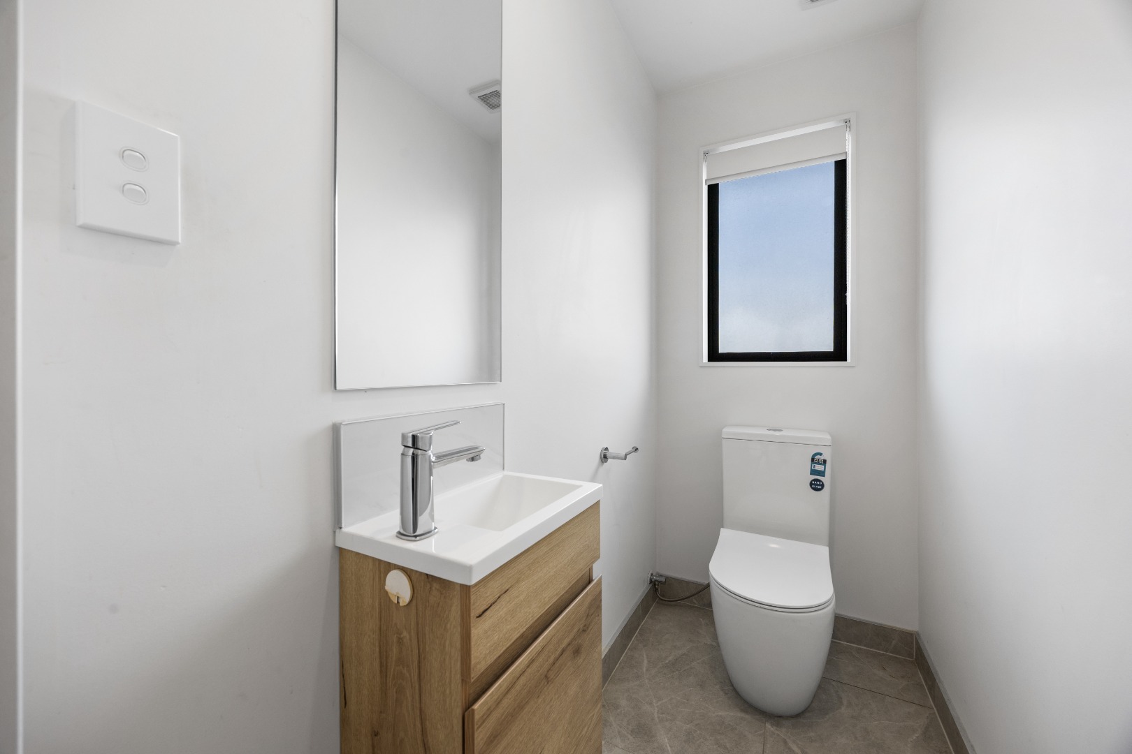 4 Bedroom 2.5 Bathroom NEWLY BUILT FAMILY HOME photo