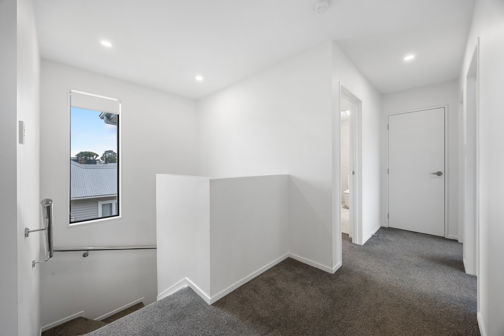 4 Bedroom 2.5 Bathroom NEWLY BUILT FAMILY HOME photo