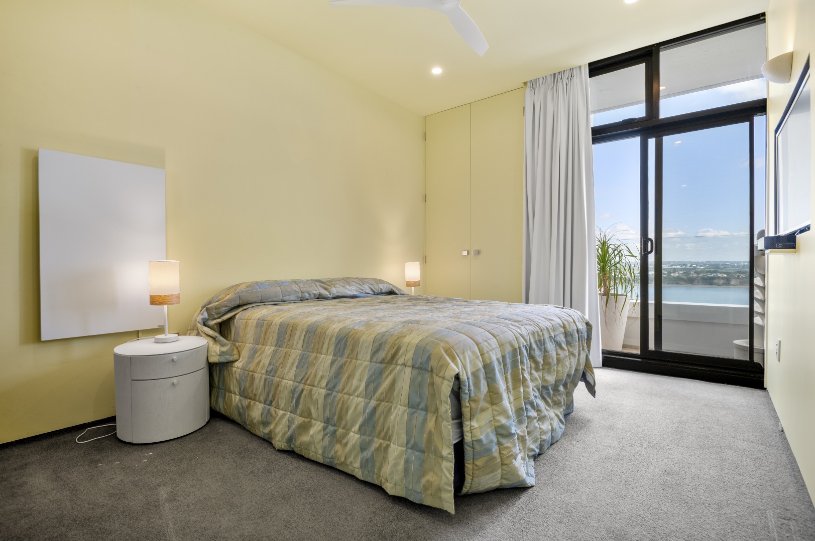 Stunning Two bedroom Devonport Apartment! photo