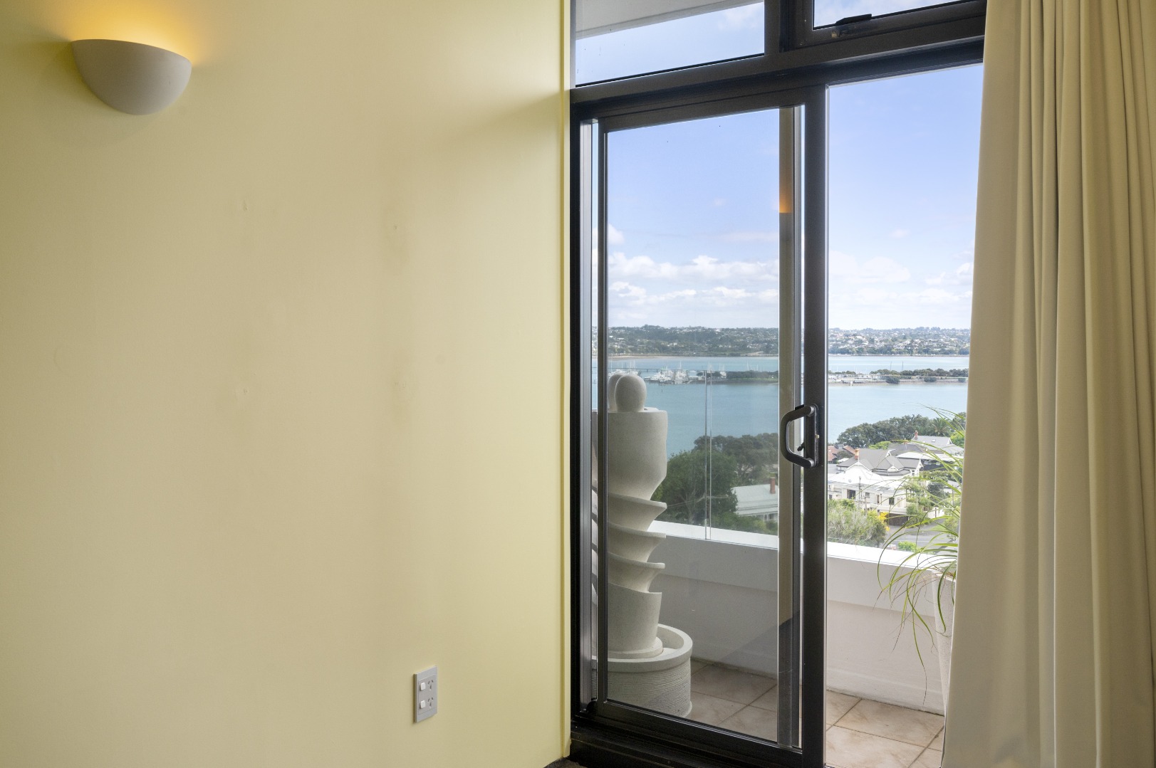 Stunning Two bedroom Devonport Apartment! photo